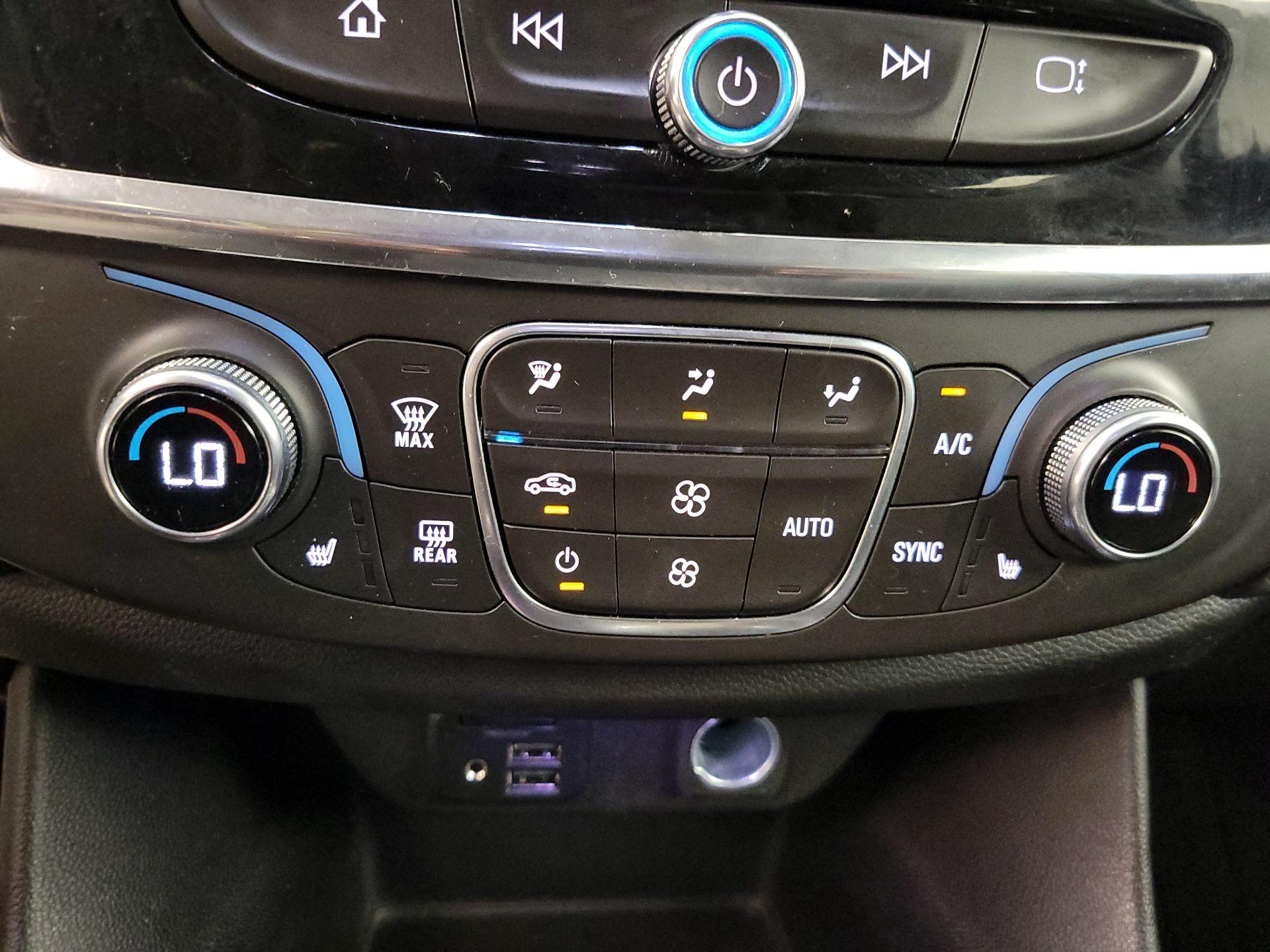 Thumbnail: 2021 Chevrolet Traverse - 17
