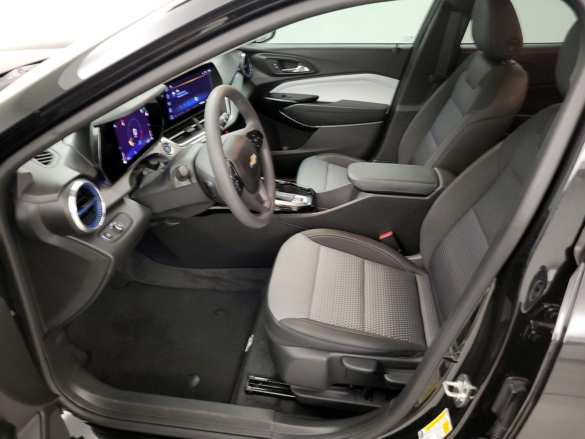 Thumbnail: 2025 Chevrolet Trax - 11