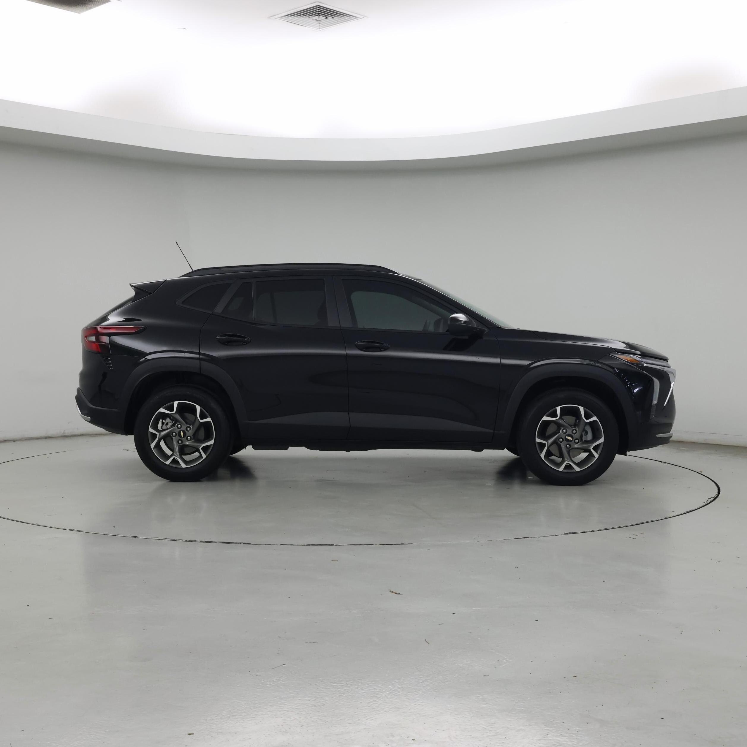 Thumbnail: 2025 Chevrolet Trax - 7