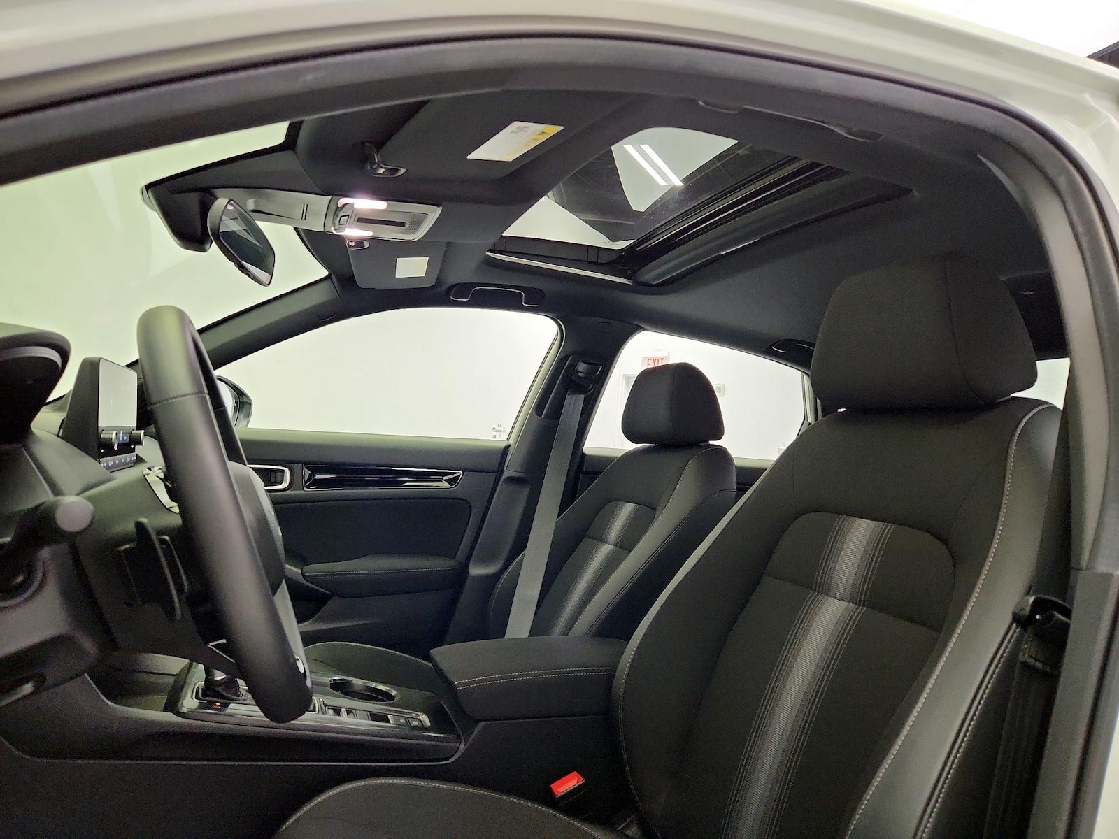 Sunroof(s) & Overhead Airbags