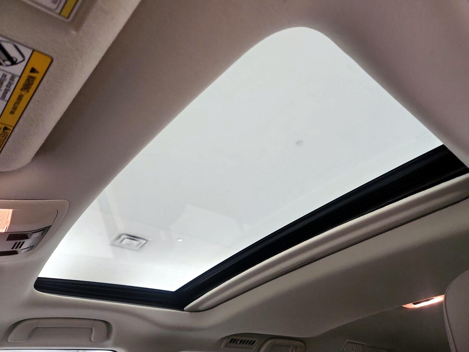 Sunroof(s) & Overhead Airbags