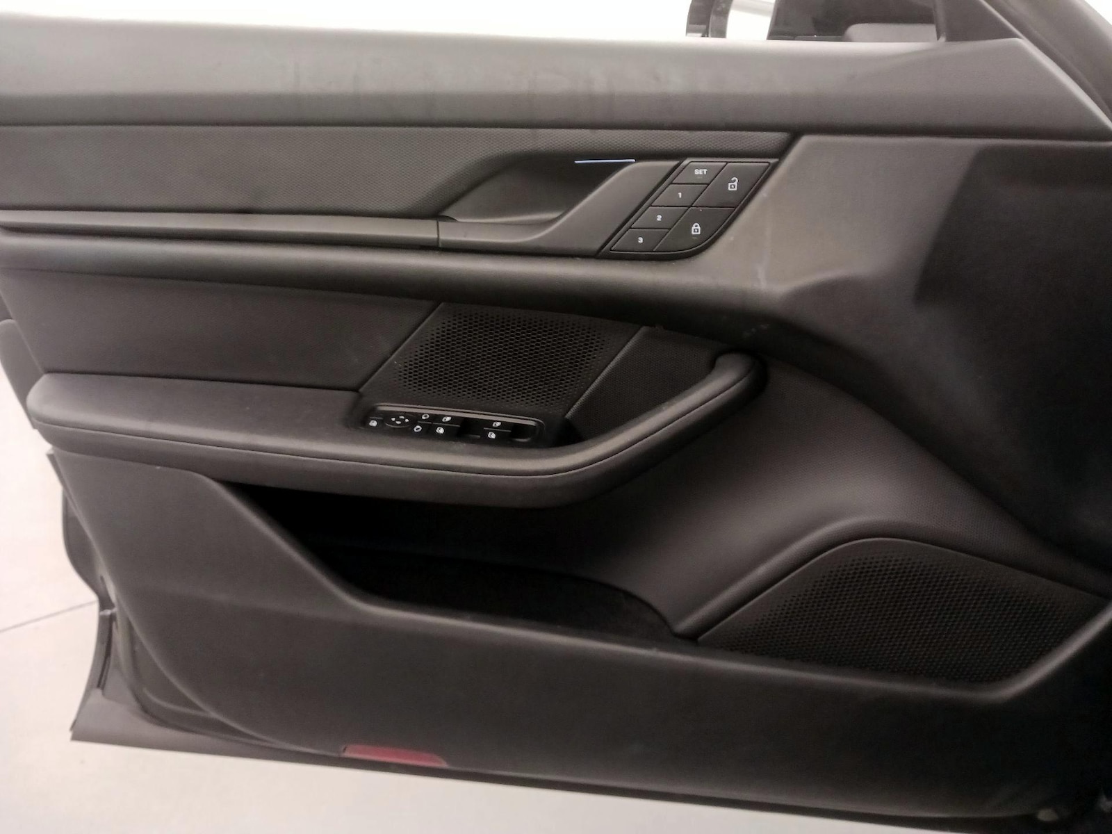 2023 Porsche Taycan Base - Photo 13