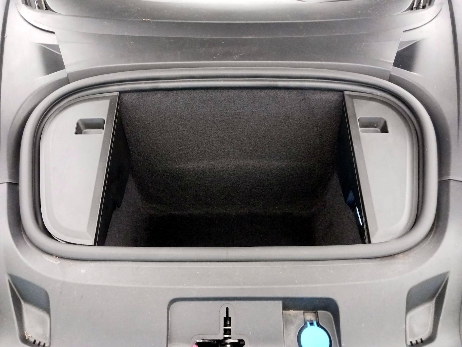 2023 Porsche Taycan Base - Photo 22