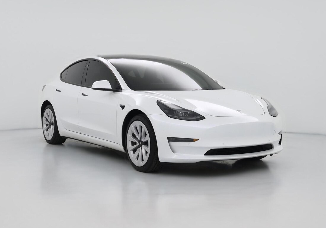 2022 Tesla Model 3 Long Range All-Wheel Drive in White — CarMax photo