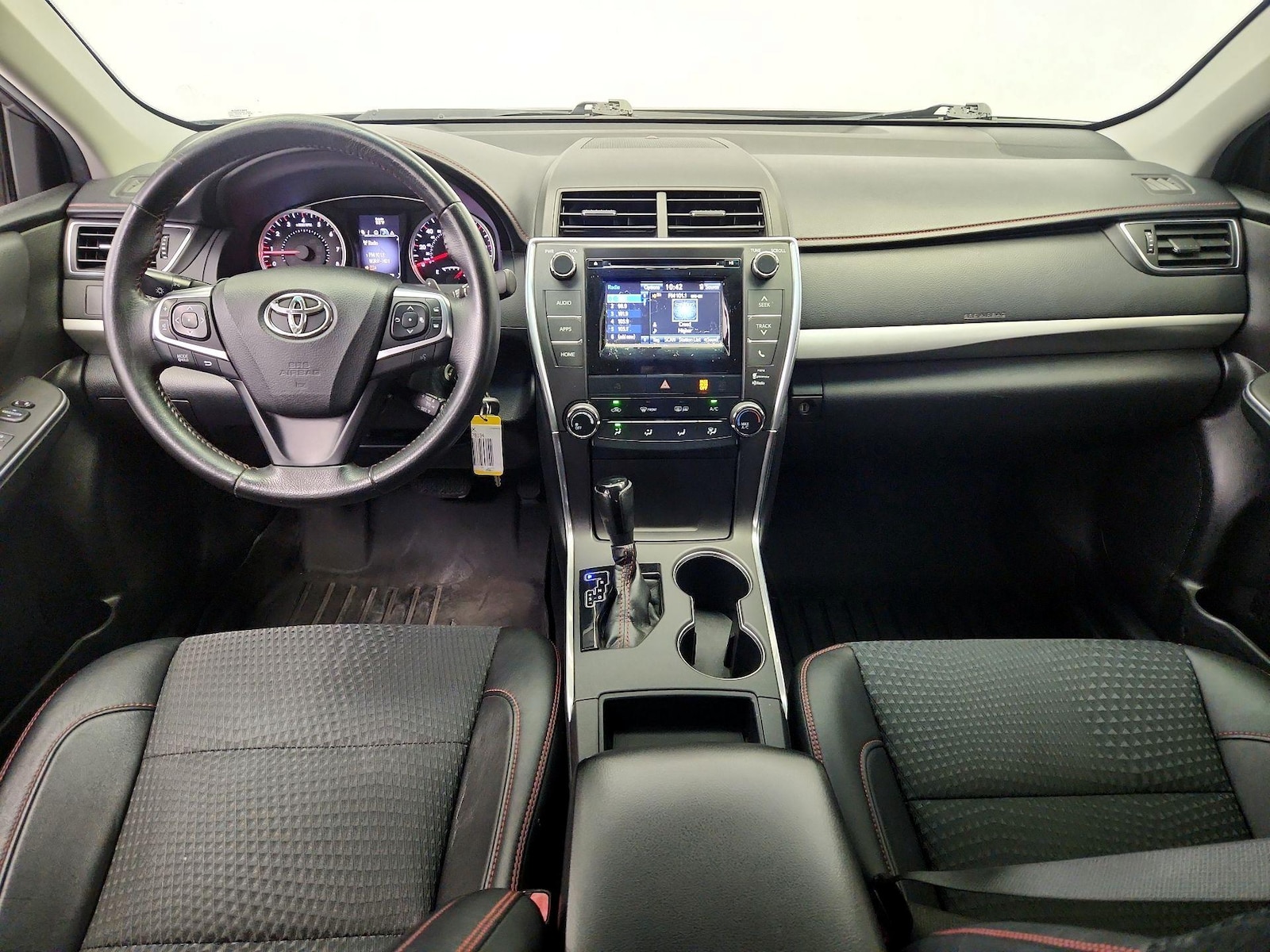 2015 Toyota Camry SE - Photo 10