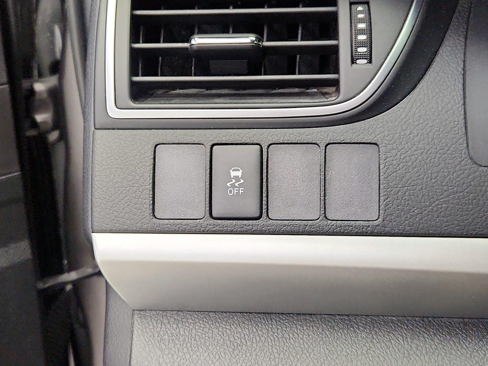 2015 Toyota Camry SE - Photo 14