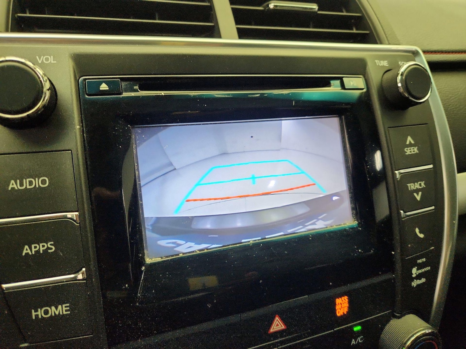2015 Toyota Camry SE - Photo 15