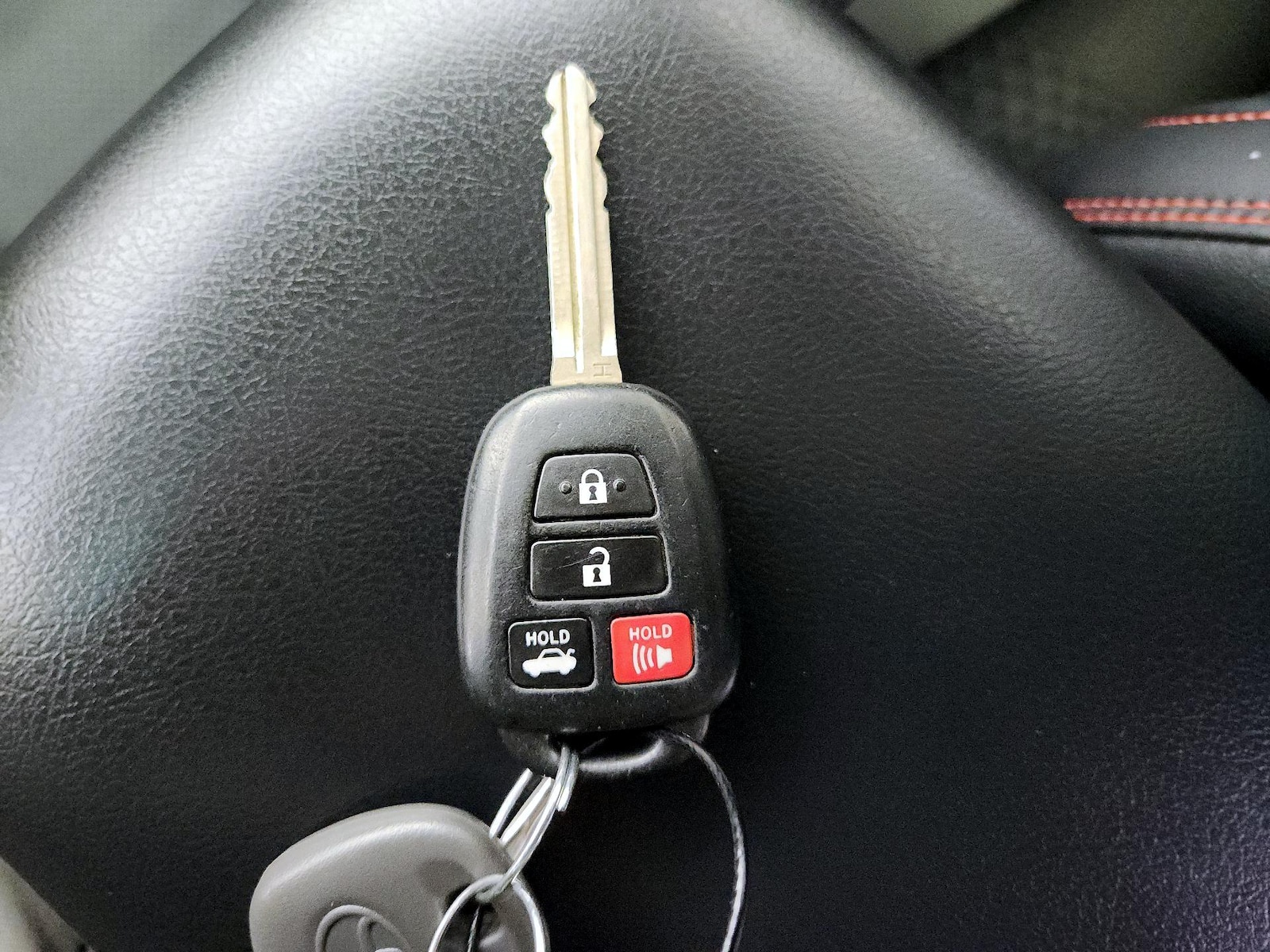 2015 Toyota Camry SE - Photo 23