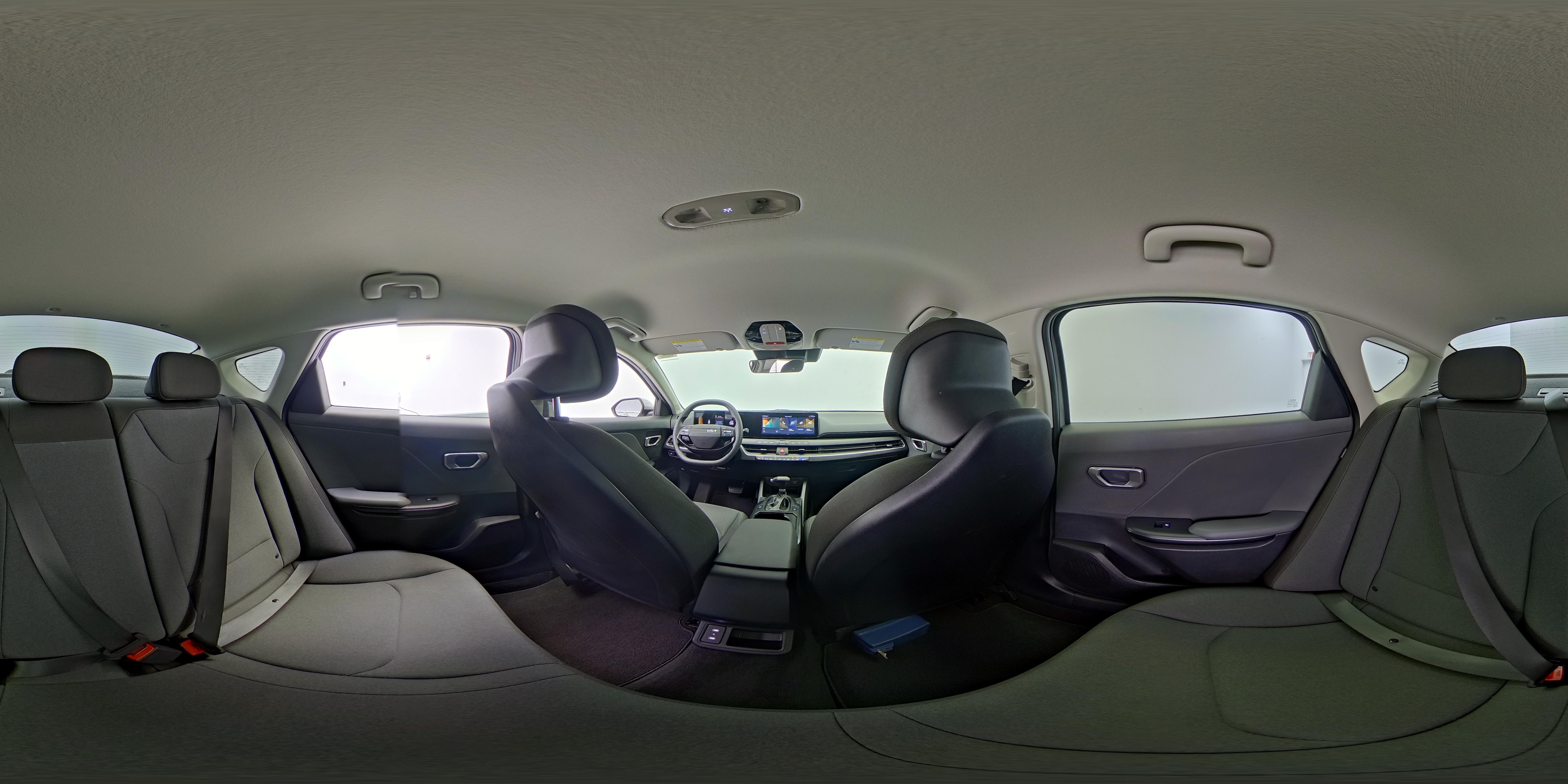 2025 Kia K4 LXS - Photo 25