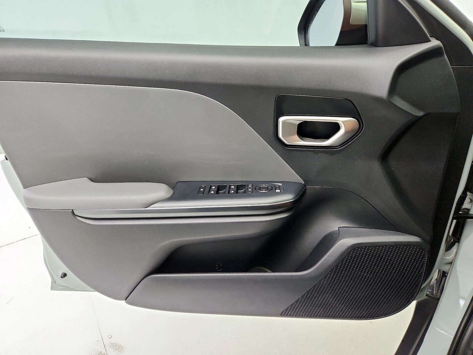 2025 Kia K4 LXS - Photo 13