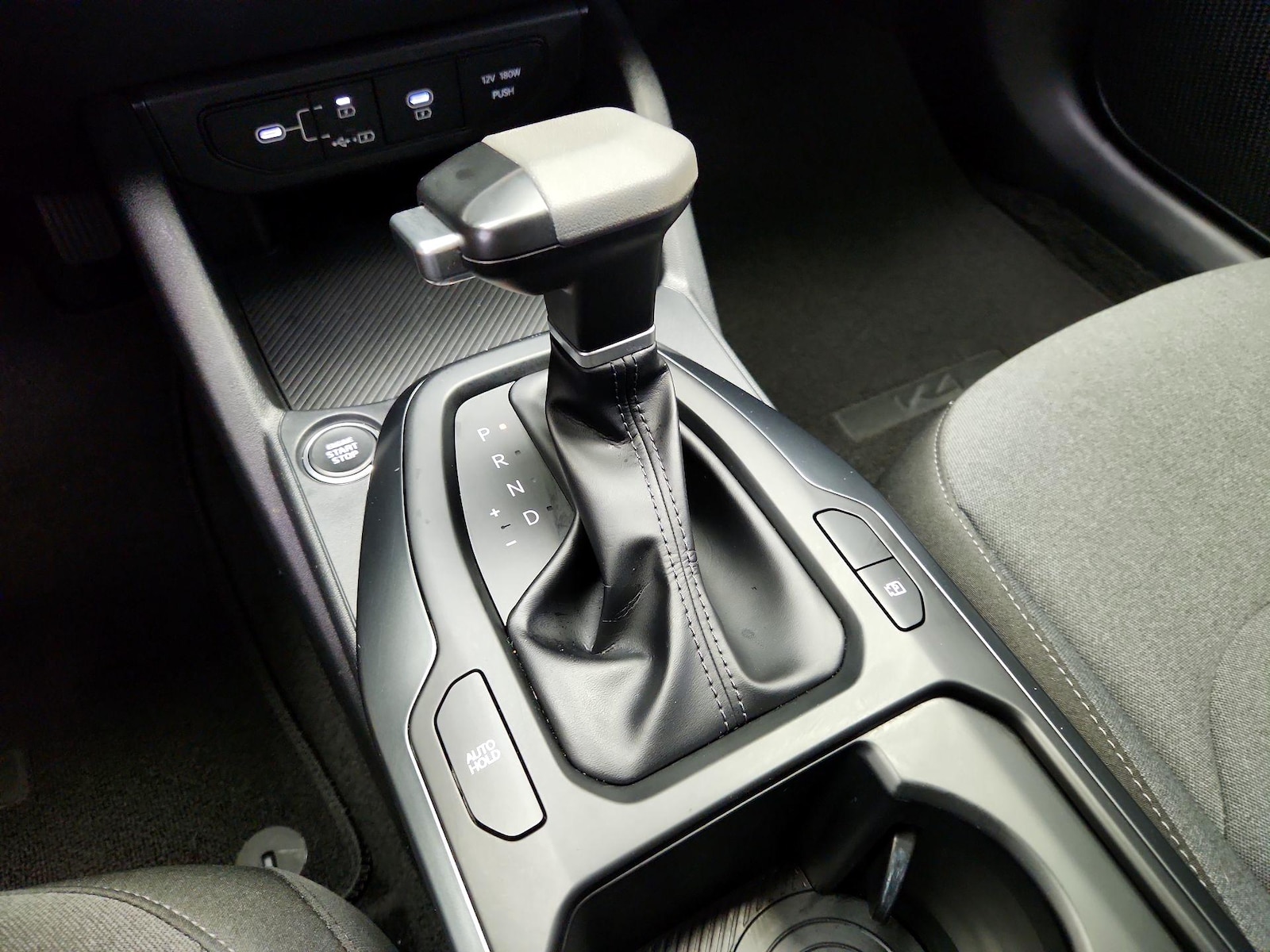 2025 Kia K4 LXS - Photo 18