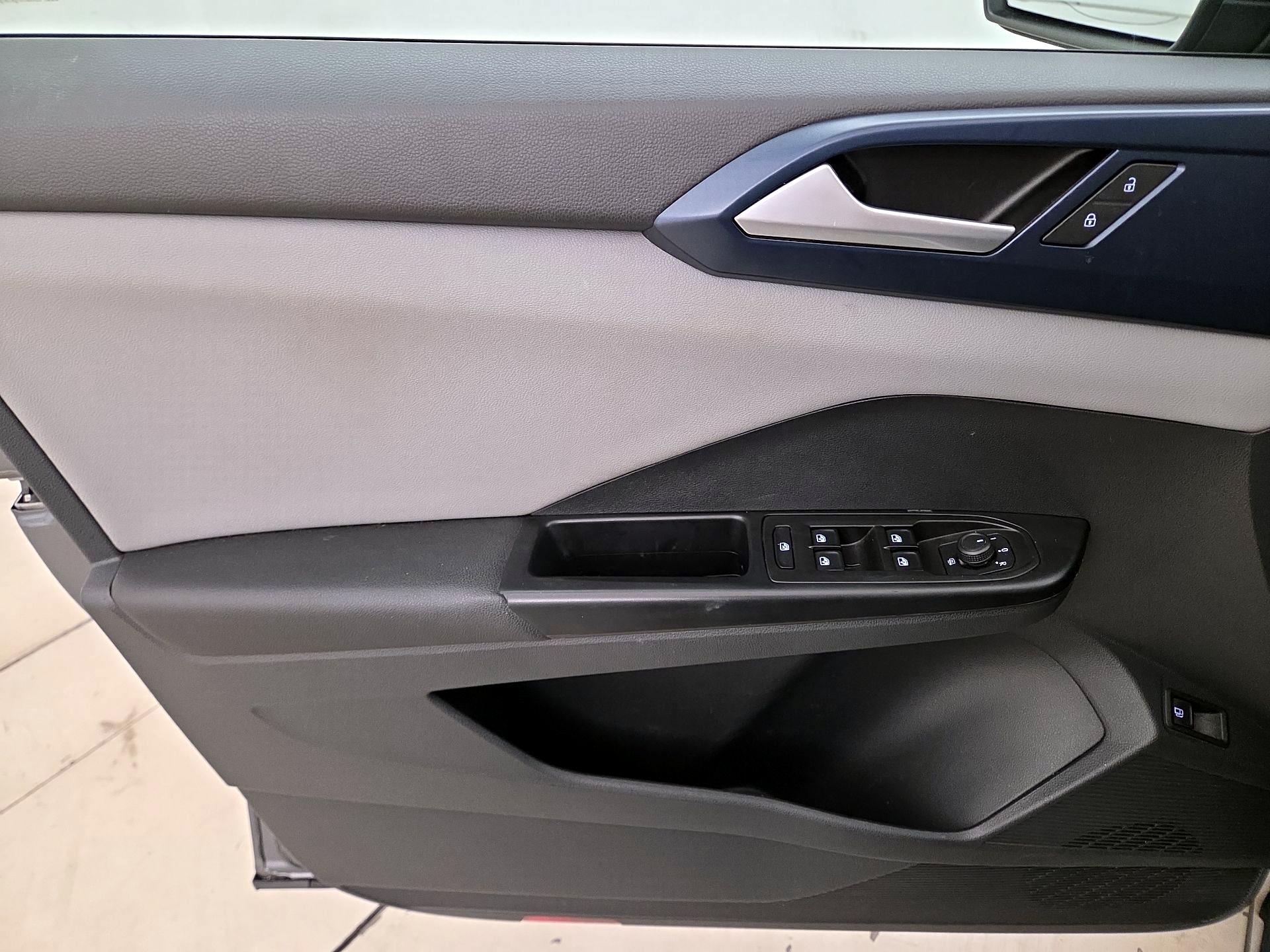 Thumbnail: 2023 Volkswagen Taos - 12