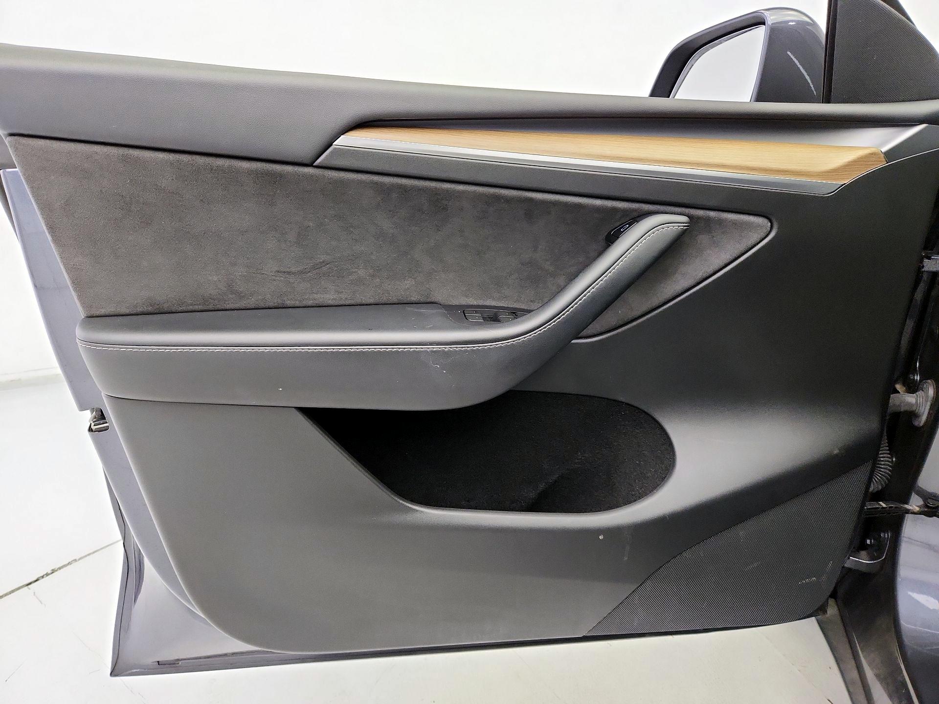 Thumbnail: 2023 Tesla Model Y - 12