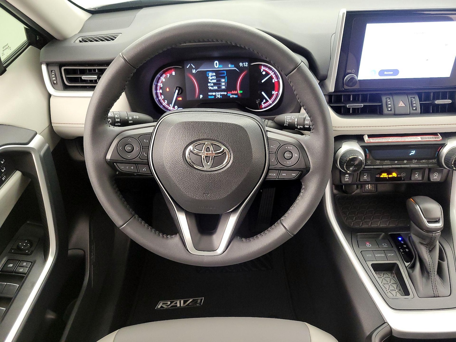 2025 Toyota RAV4 XLE Premium - Photo 11