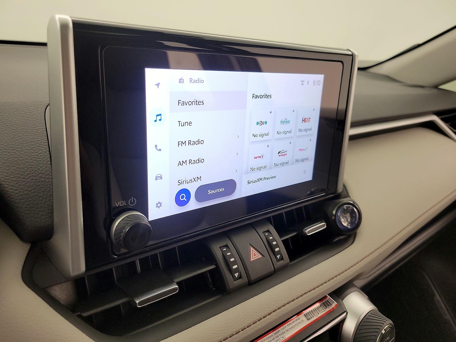 2025 Toyota RAV4 XLE Premium - Photo 16