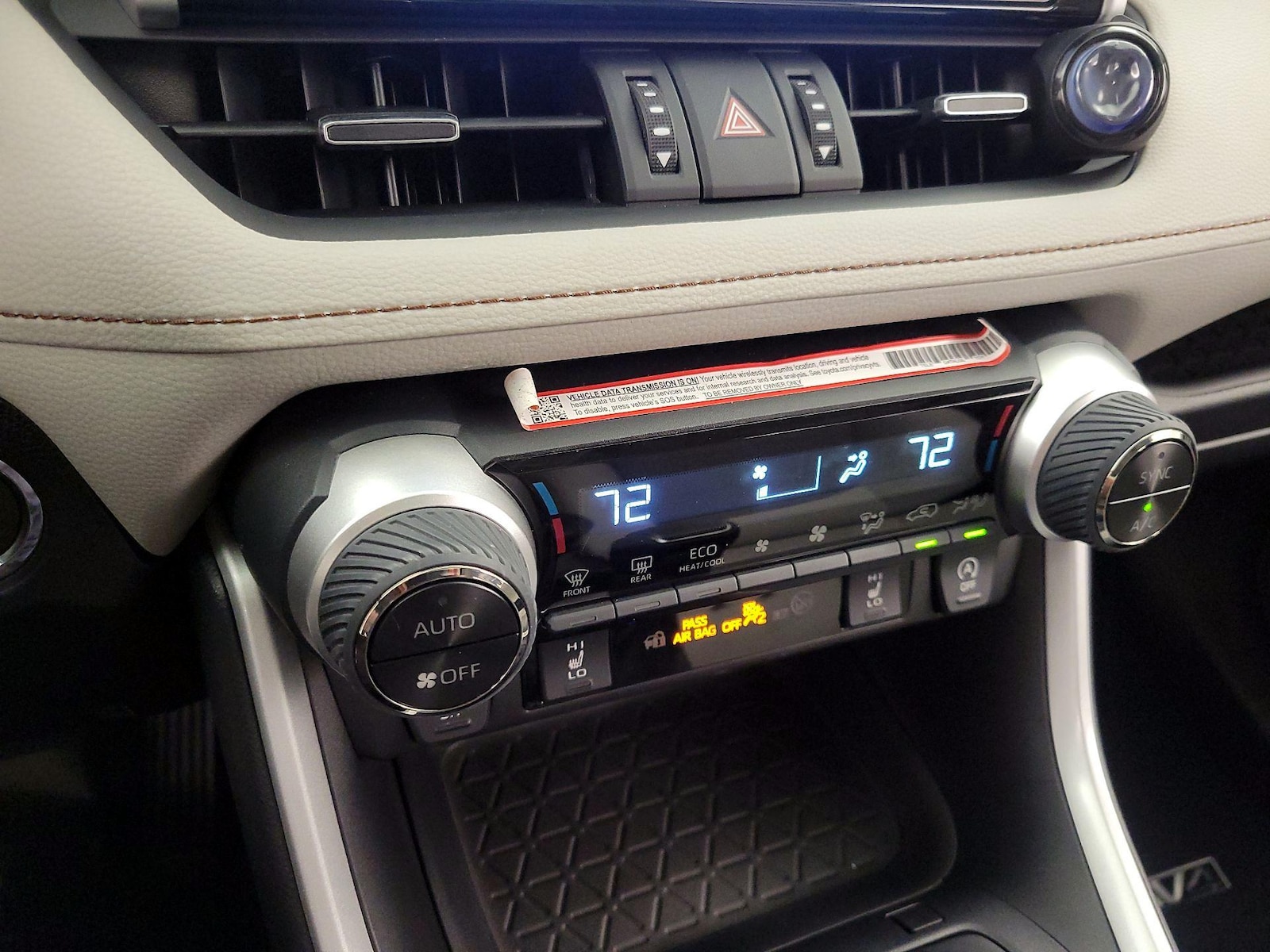 2025 Toyota RAV4 XLE Premium - Photo 17