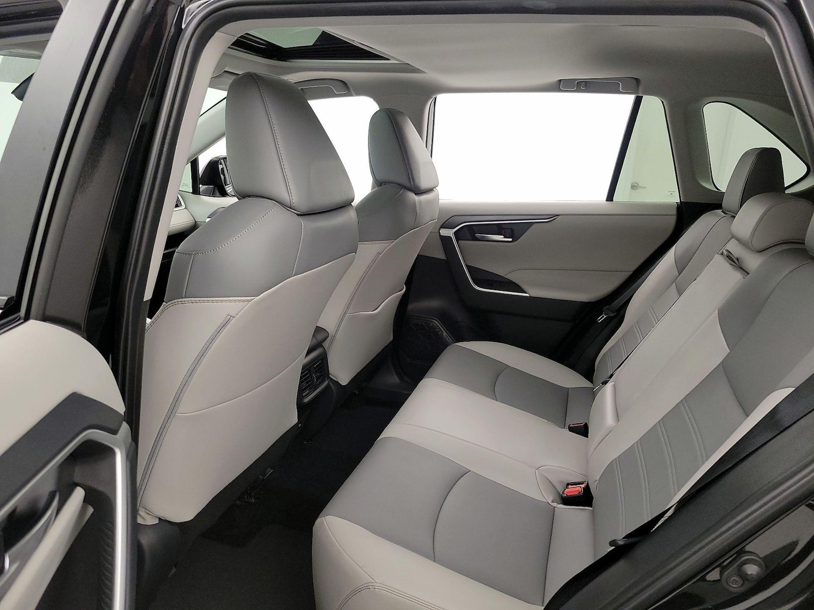 2025 Toyota RAV4 XLE Premium - Photo 21
