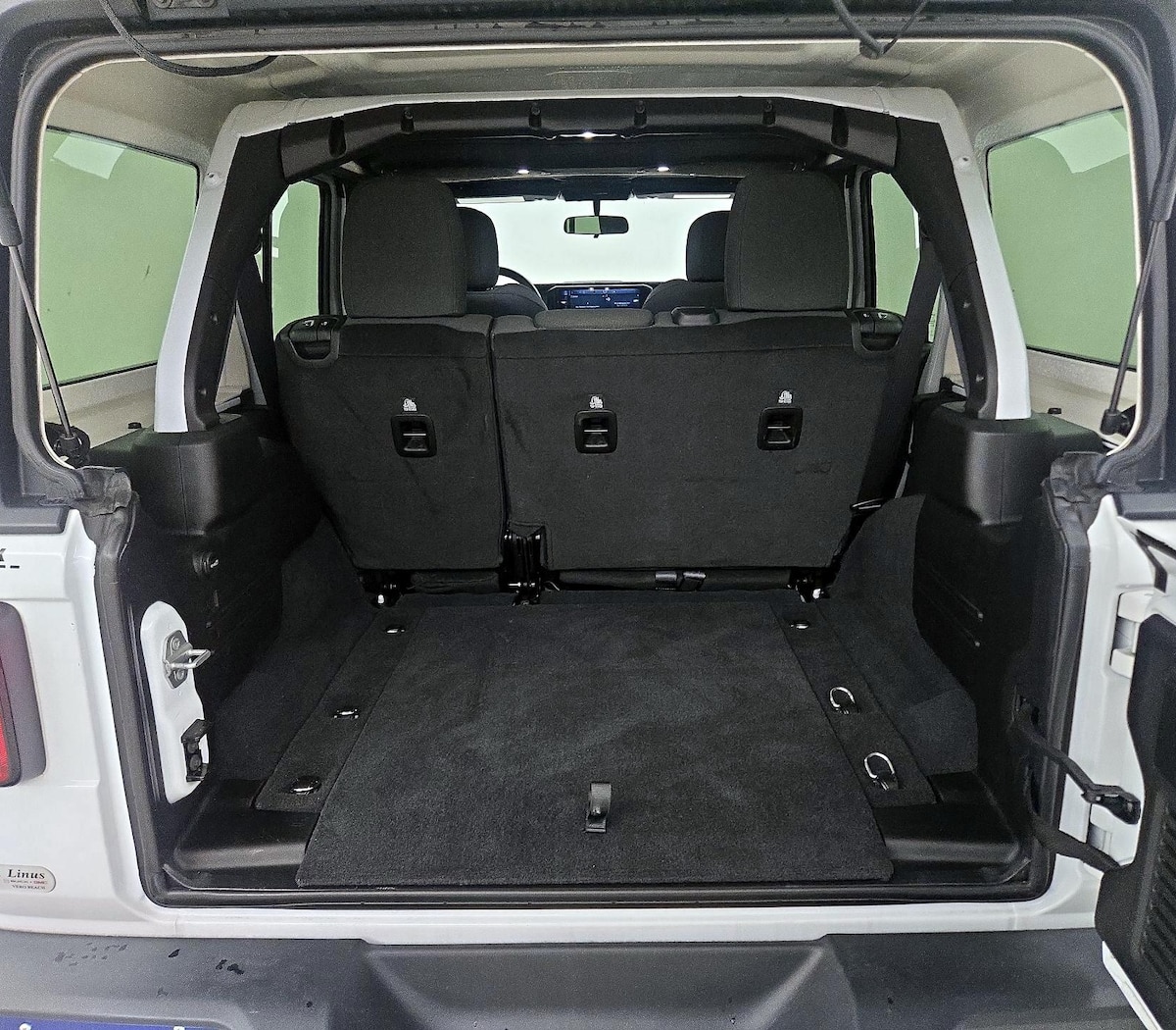 Trunk/Cargo (Seats Up)