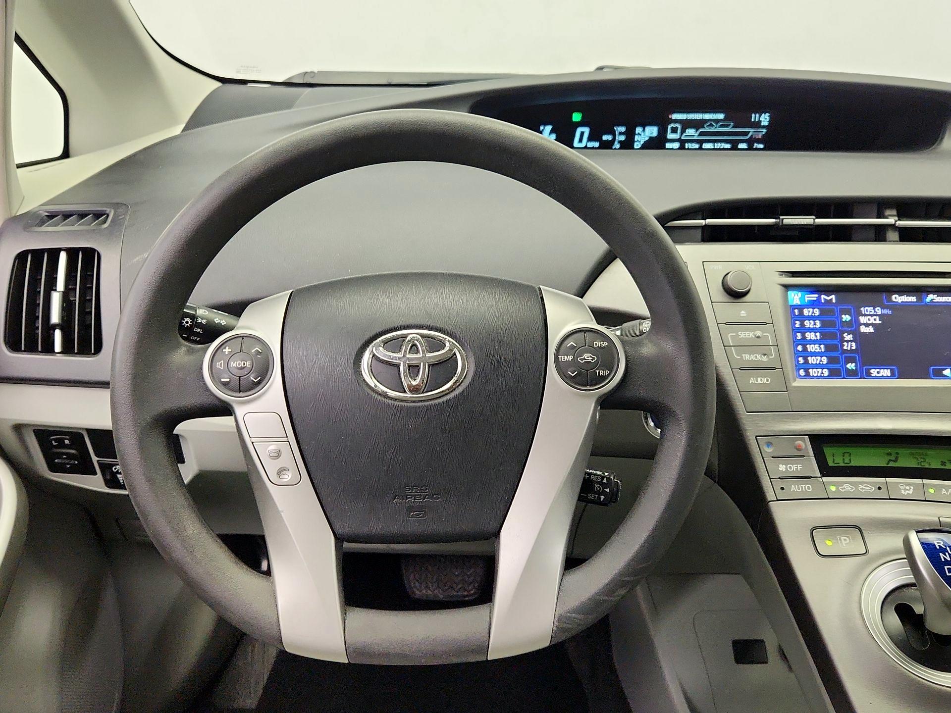 Thumbnail: 2014 Toyota Prius - 10