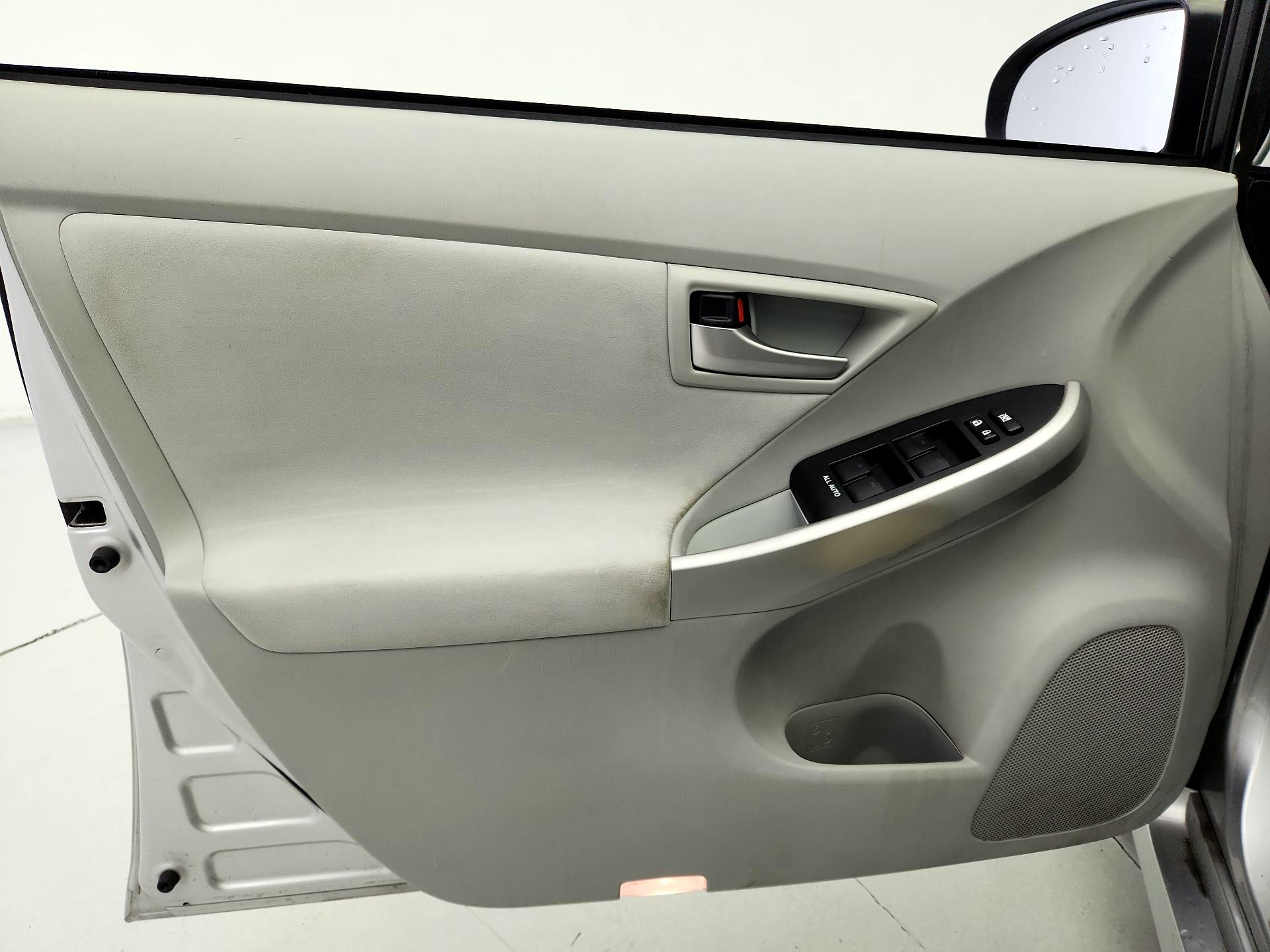 Thumbnail: 2014 Toyota Prius - 12