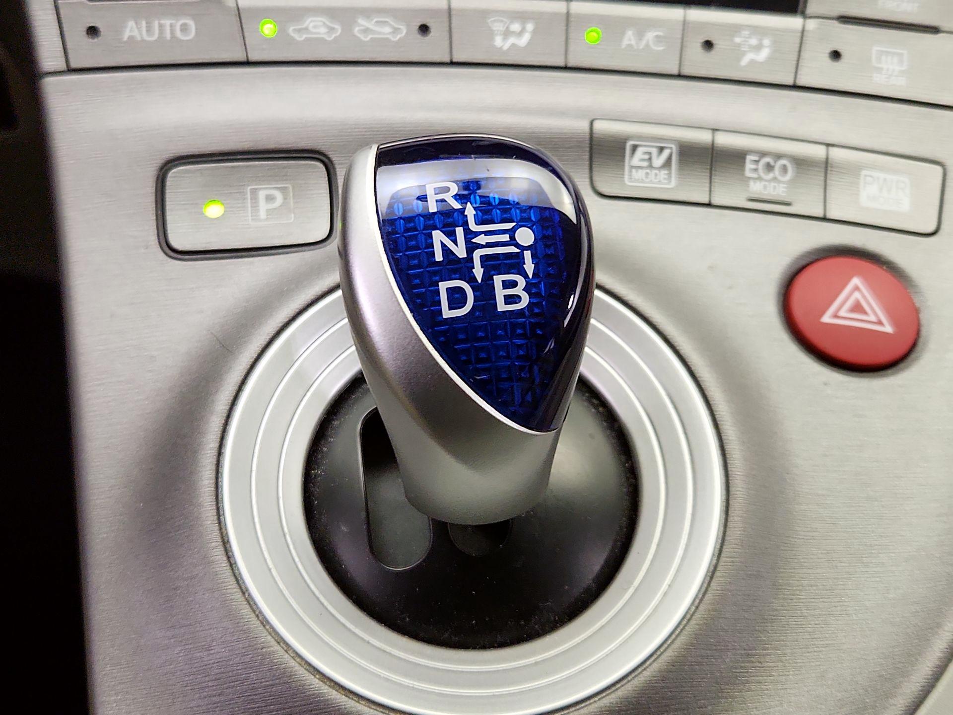 Thumbnail: 2014 Toyota Prius - 16