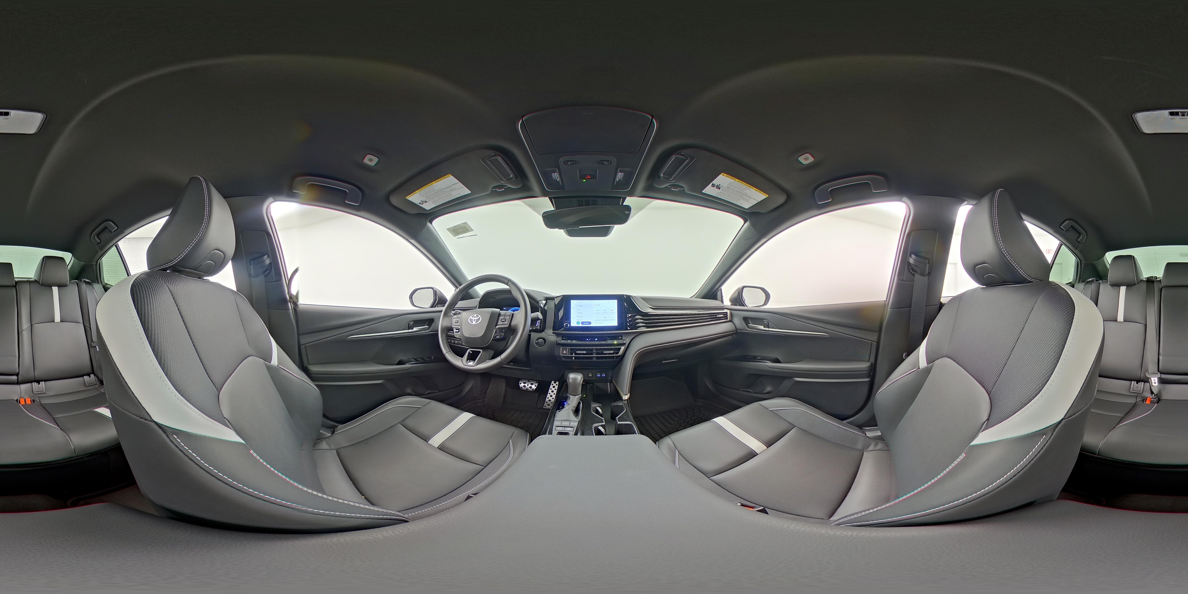 2025 Toyota Camry SE - Photo 24