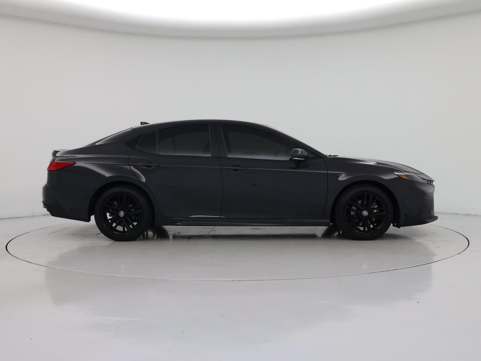 2025 Toyota Camry SE - Photo 8