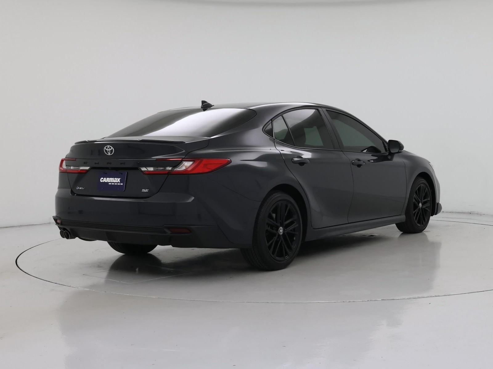2025 Toyota Camry SE - Photo 9