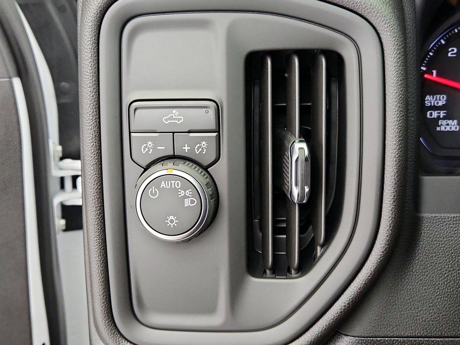 2026 Chevrolet Silverado 1500 Custom - Photo 14