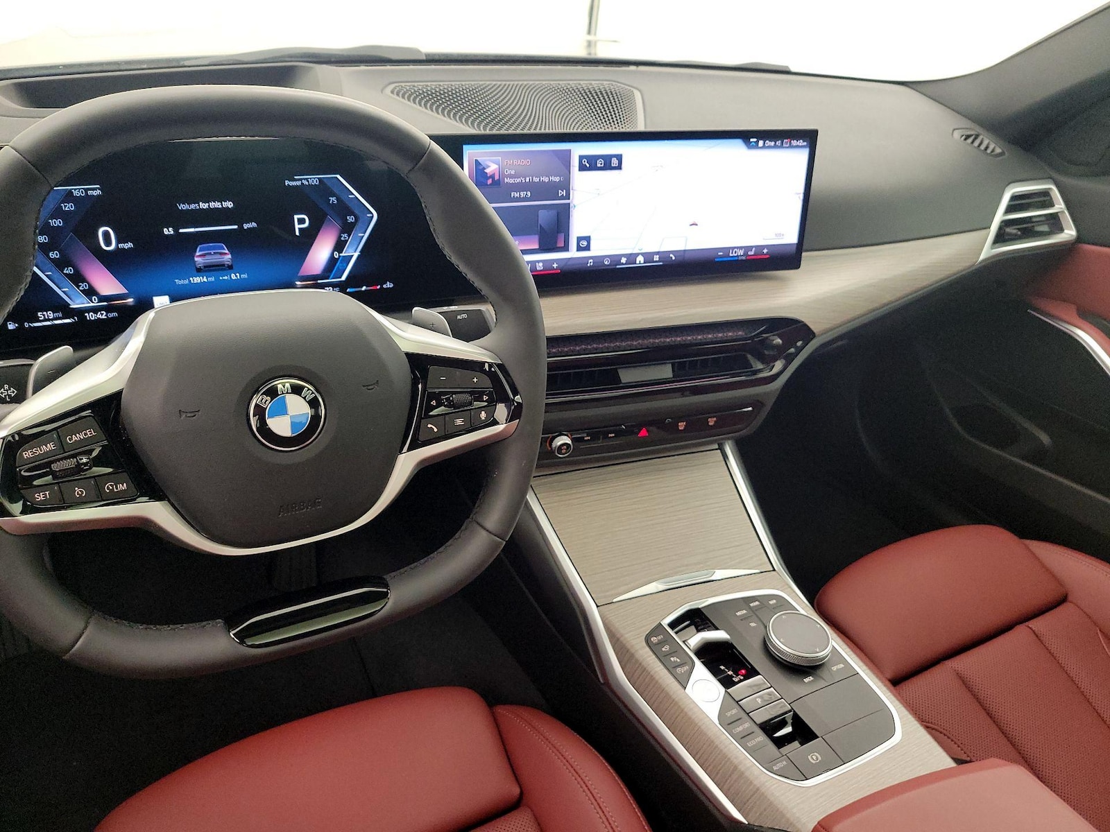 2025 BMW 3 Series 330i - Photo 10