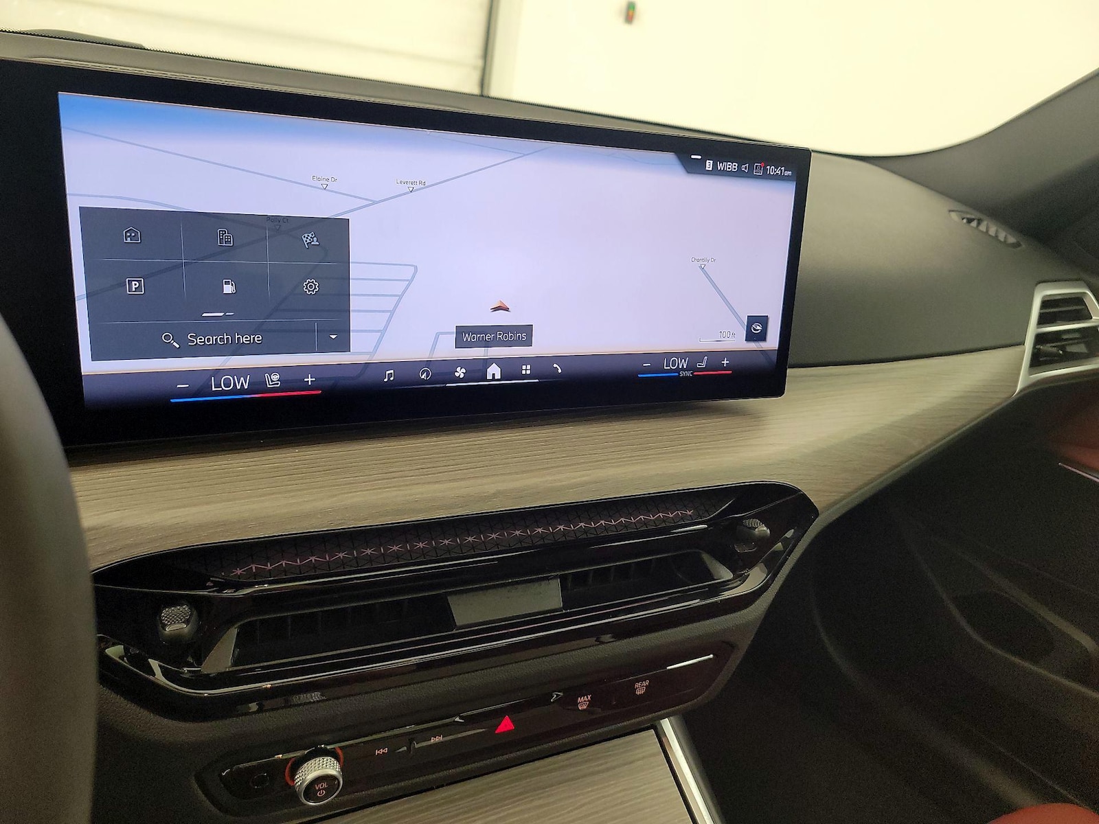 2025 BMW 3 Series 330i - Photo 15