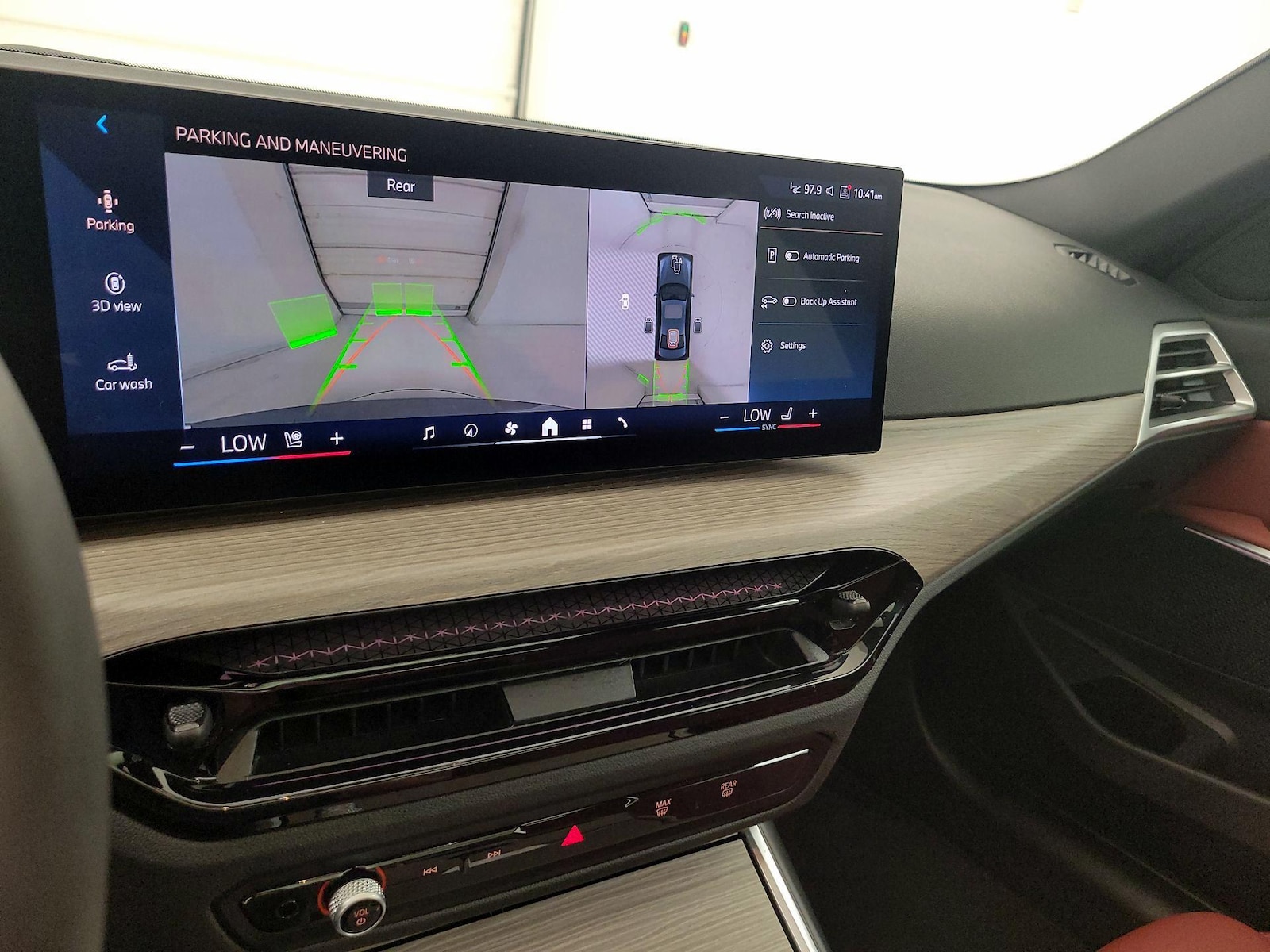 2025 BMW 3 Series 330i - Photo 16