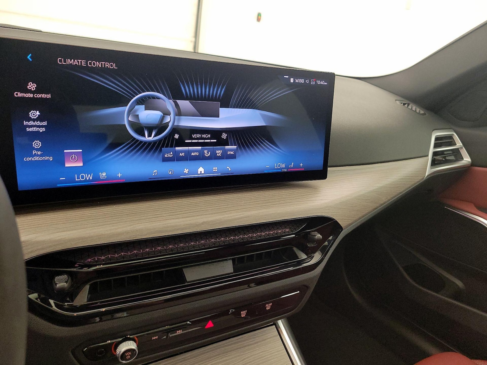 2025 BMW 3 Series 330i - Photo 18