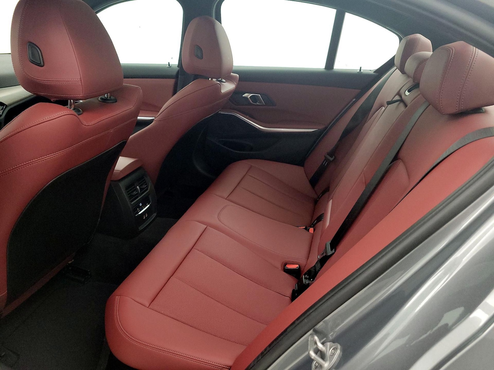 2025 BMW 3 Series 330i - Photo 22
