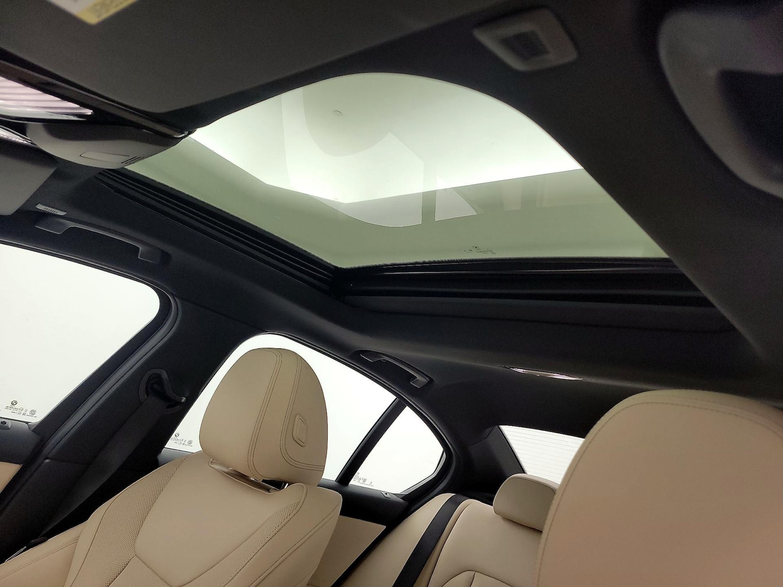 Sunroof(s) & Overhead Airbags