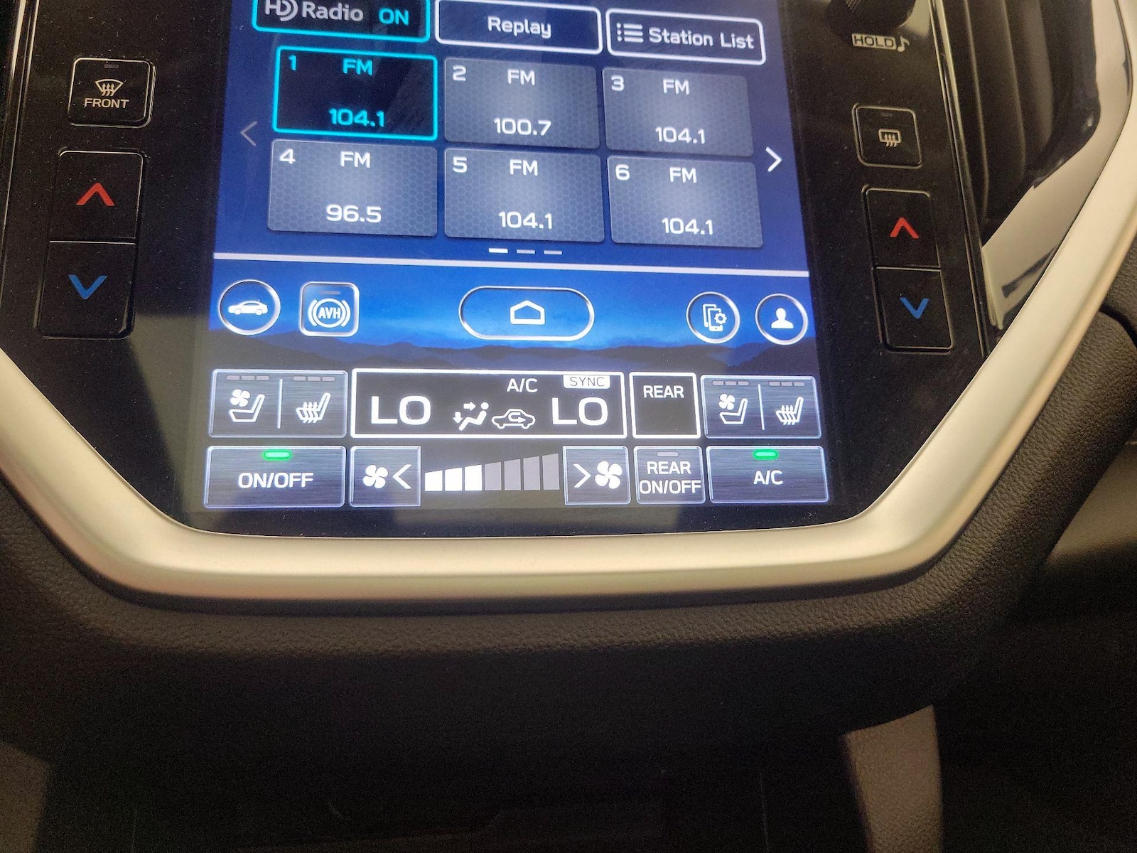 2023 Subaru Ascent Touring - Photo 18