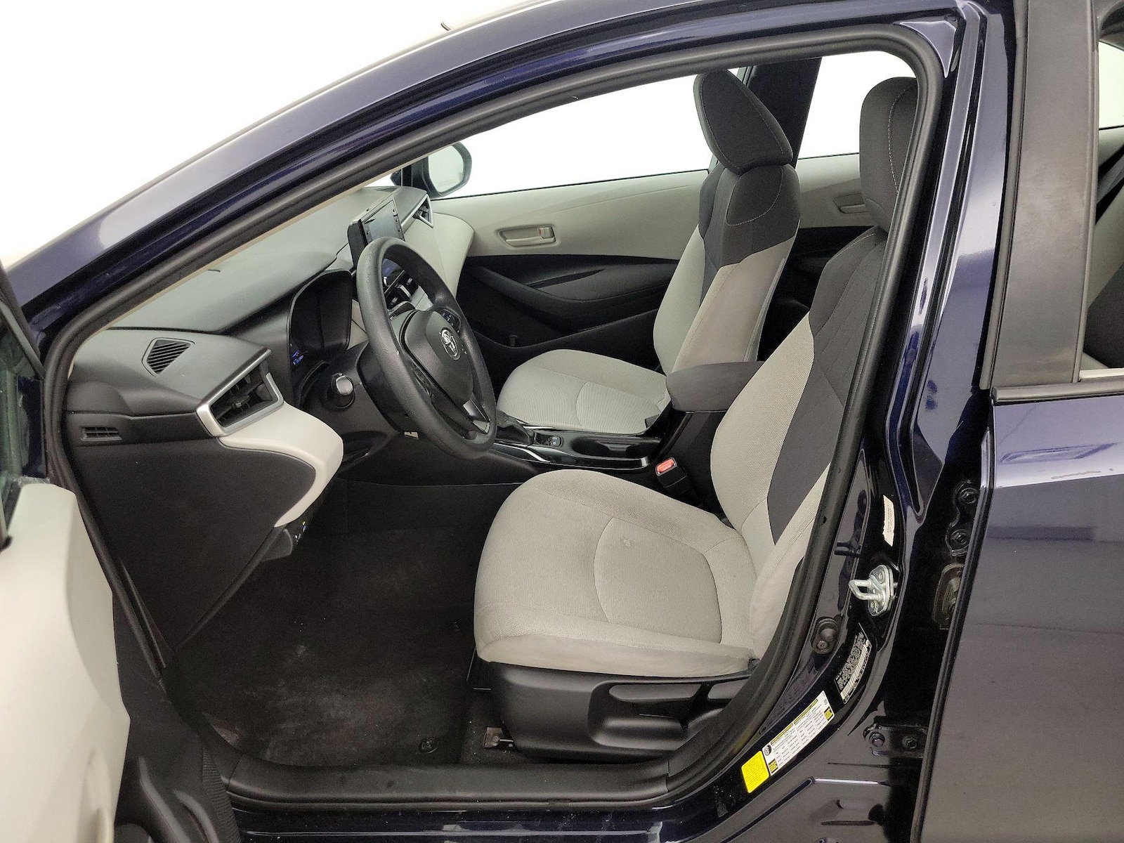 2022 Toyota Corolla LE - Photo 12