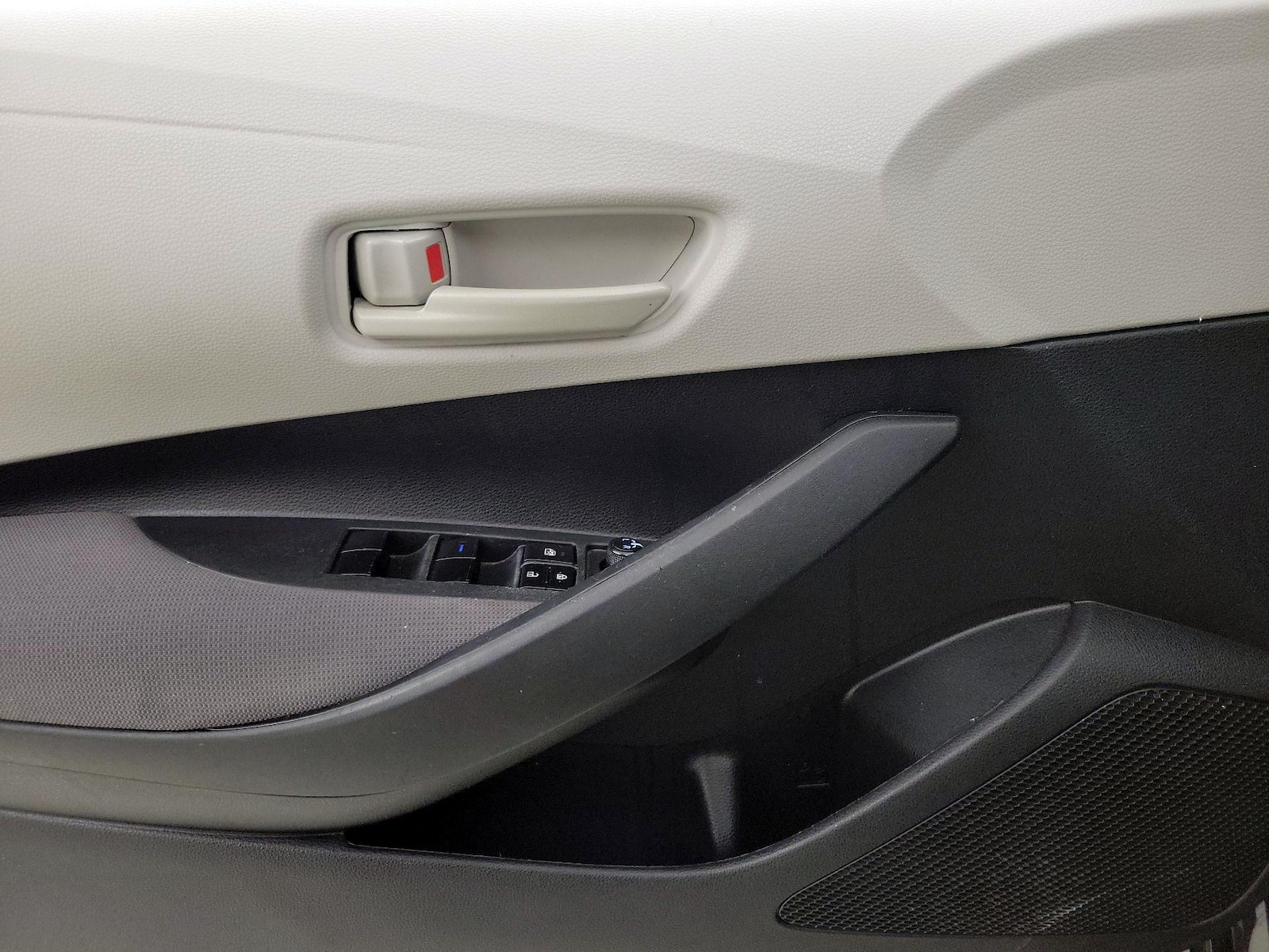 2022 Toyota Corolla LE - Photo 13
