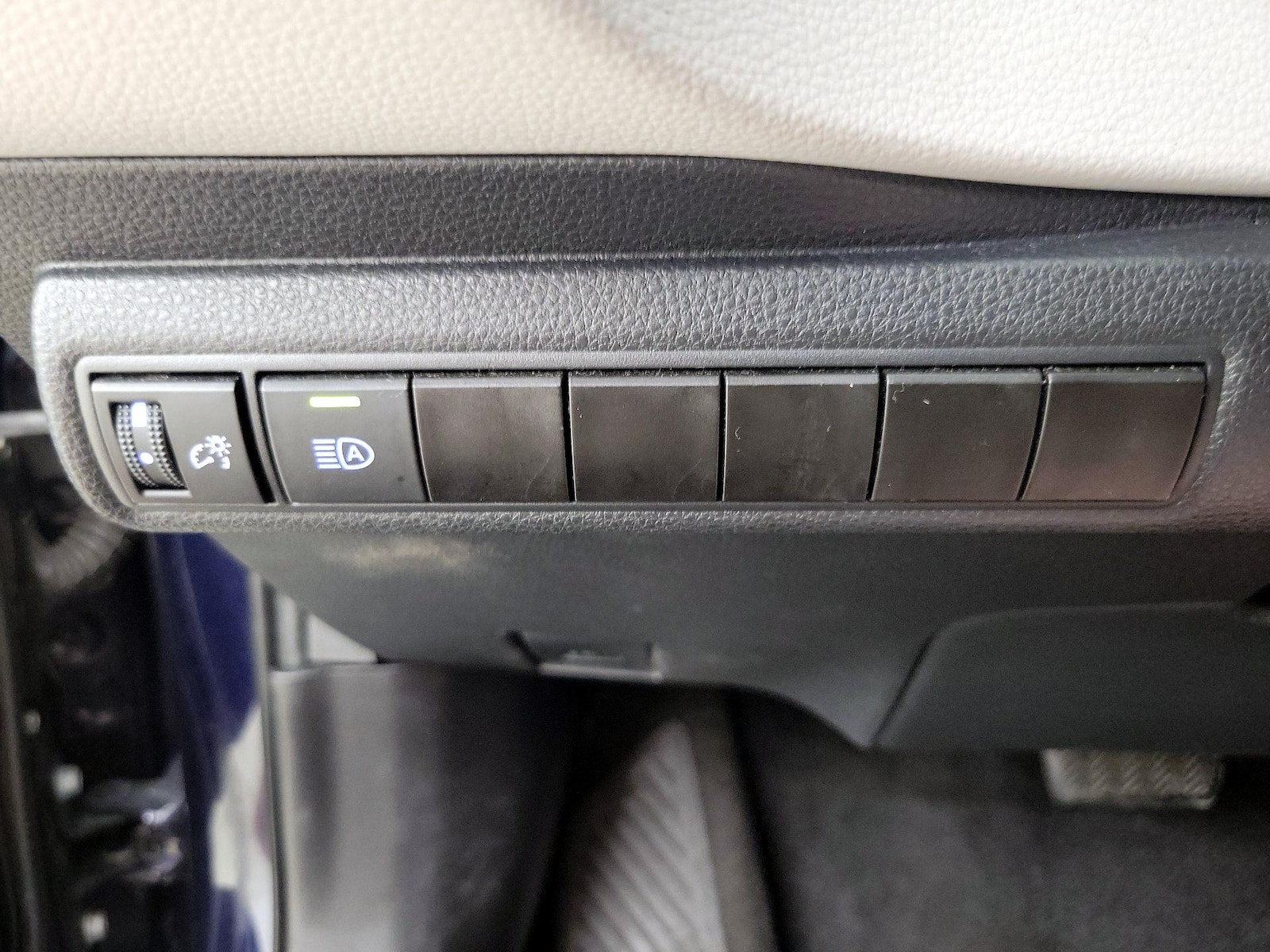 2022 Toyota Corolla LE - Photo 14
