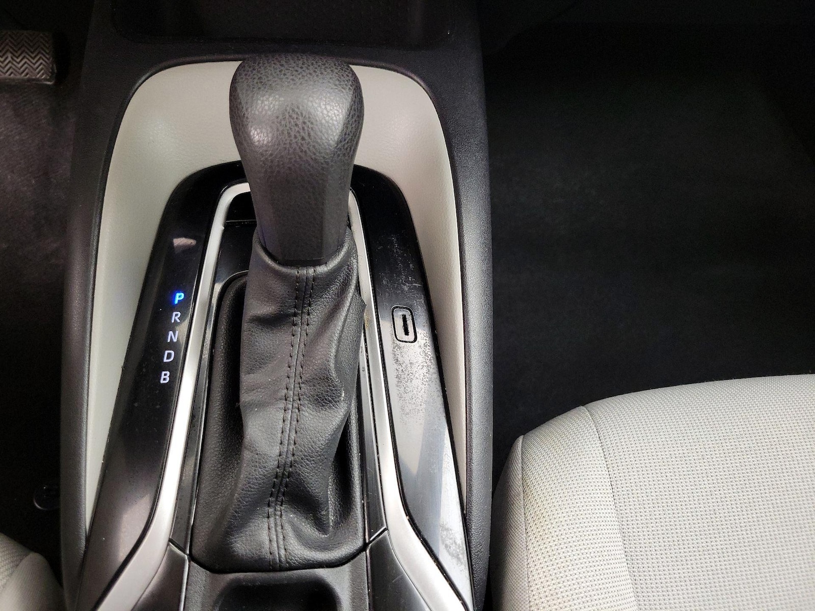 2022 Toyota Corolla LE - Photo 18