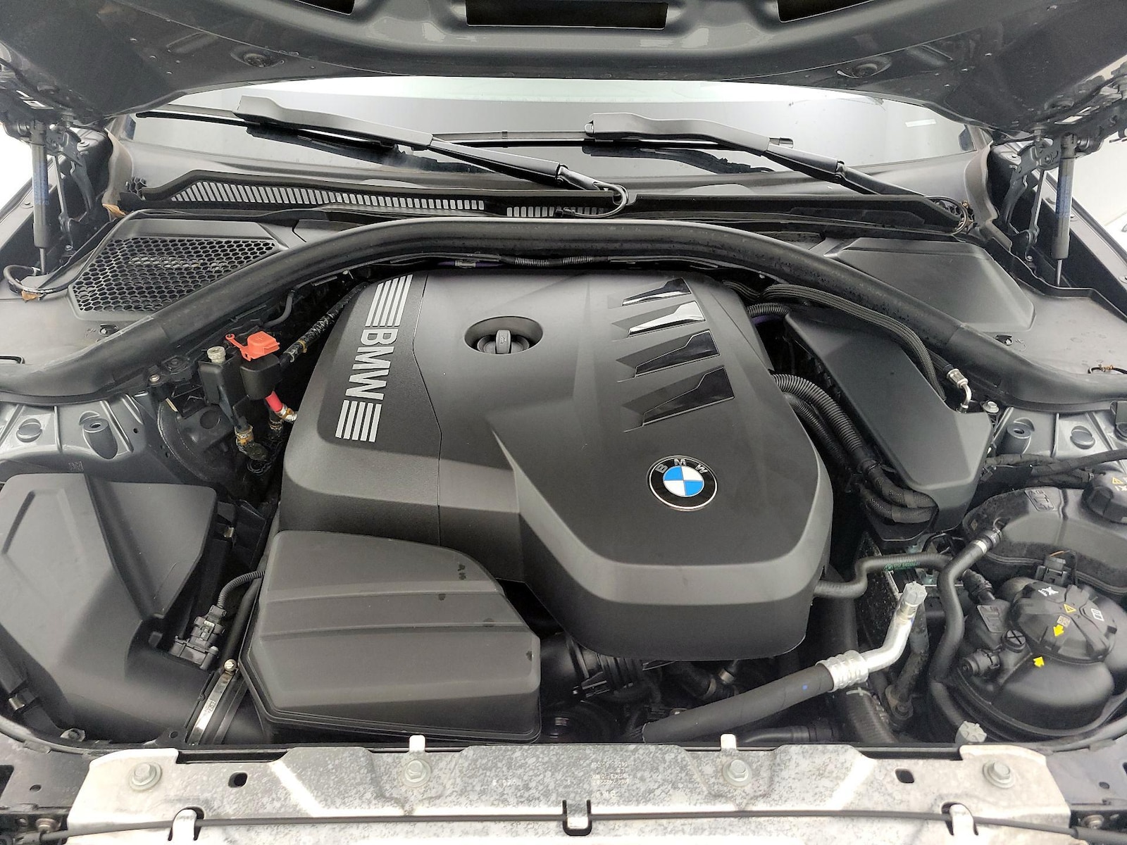 2025 BMW 3 Series 330i - Photo 23