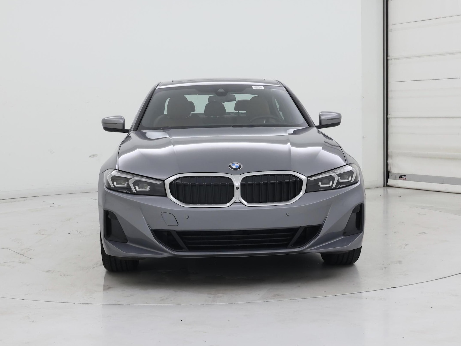 2025 BMW 3 Series 330i - Photo 6