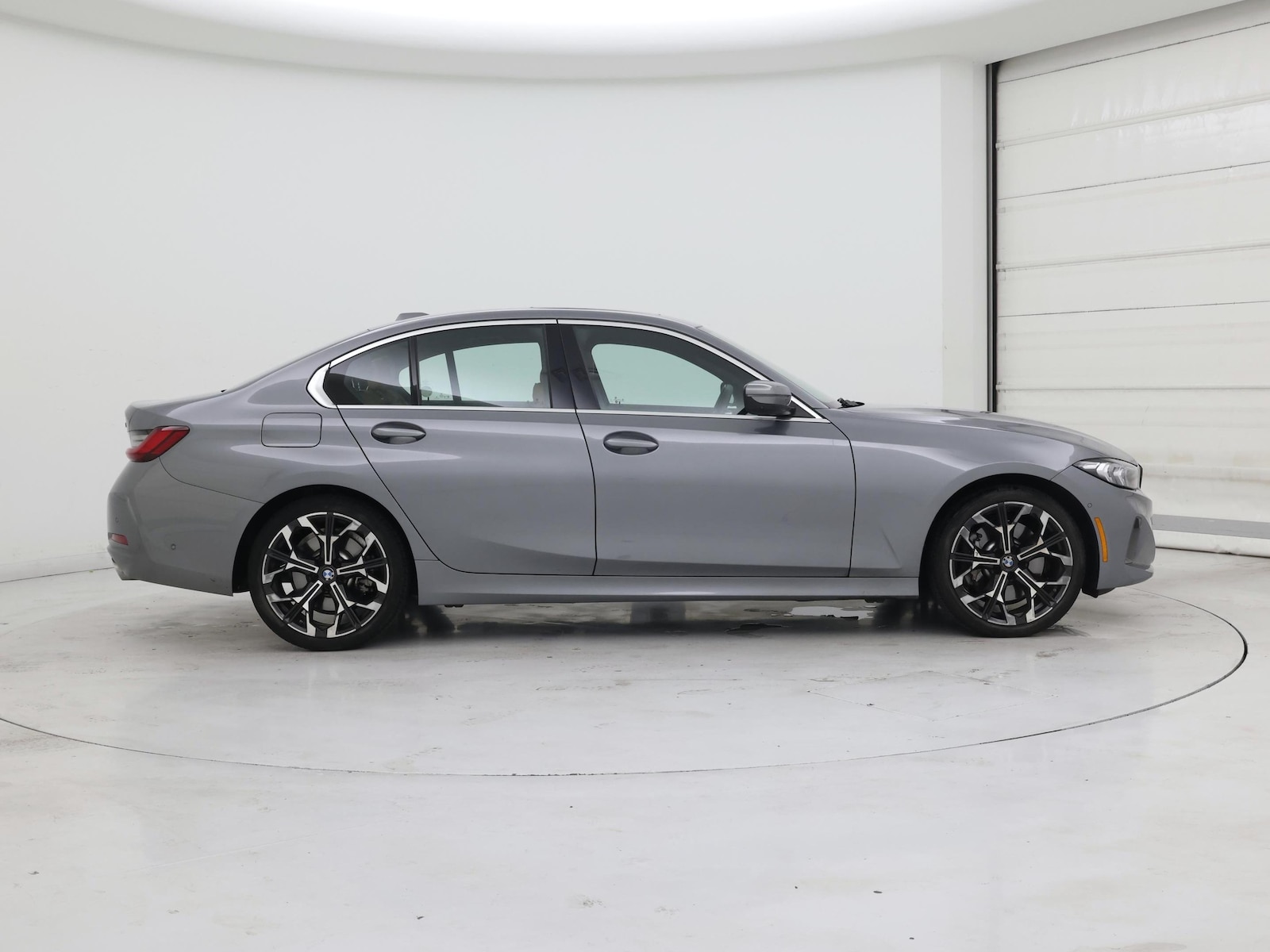 2025 BMW 3 Series 330i - Photo 8