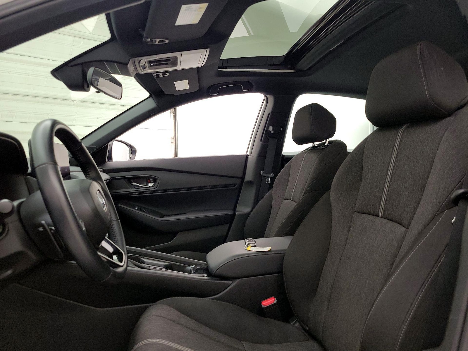 Sunroof(s) & Overhead Airbags