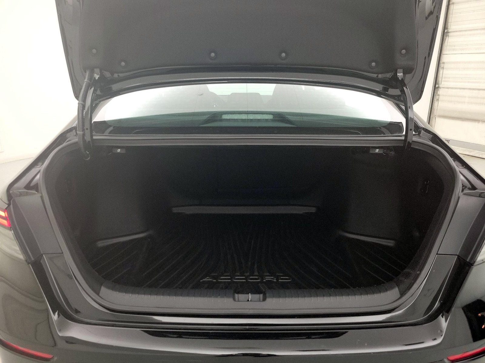 2025 Honda Accord Hybrid Sport-L - Photo 20
