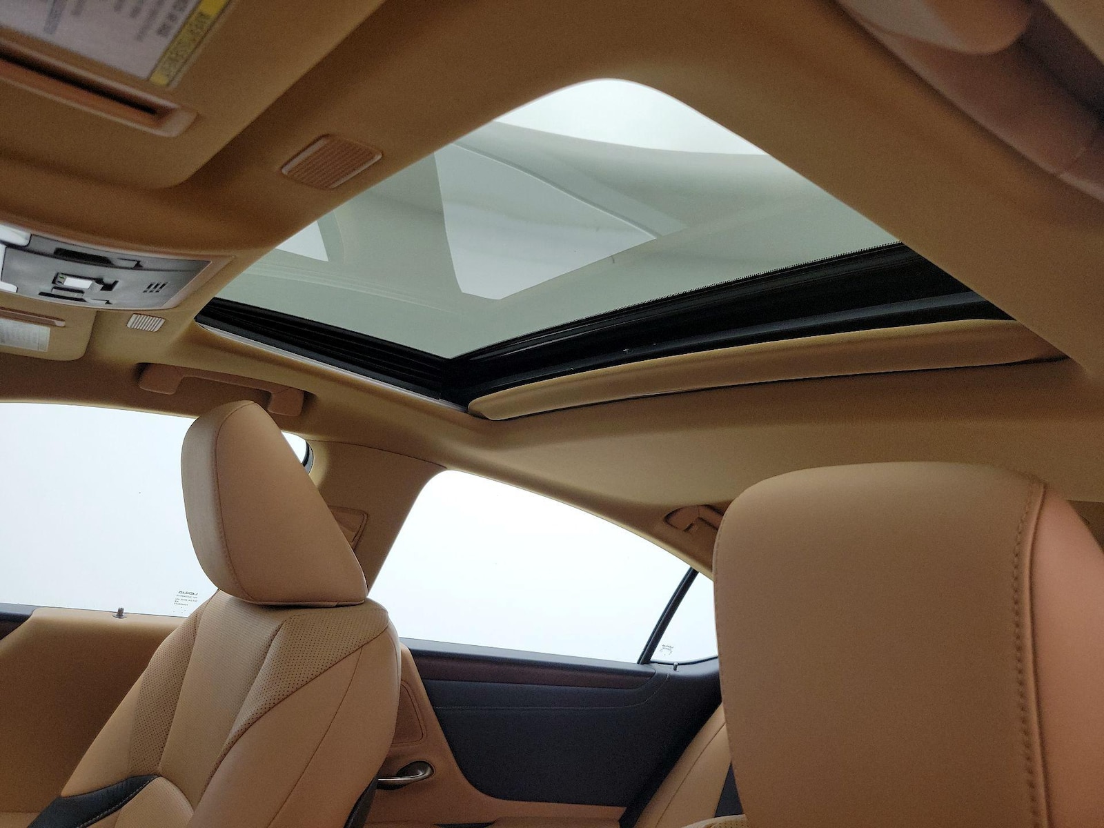 2024 Lexus ES 350 - Photo 19