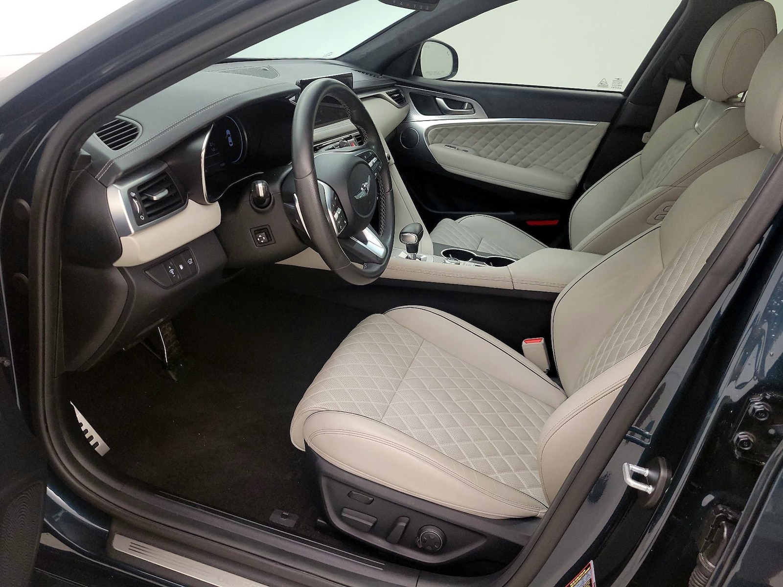 2023 GENESIS G70 Standard - Photo 12