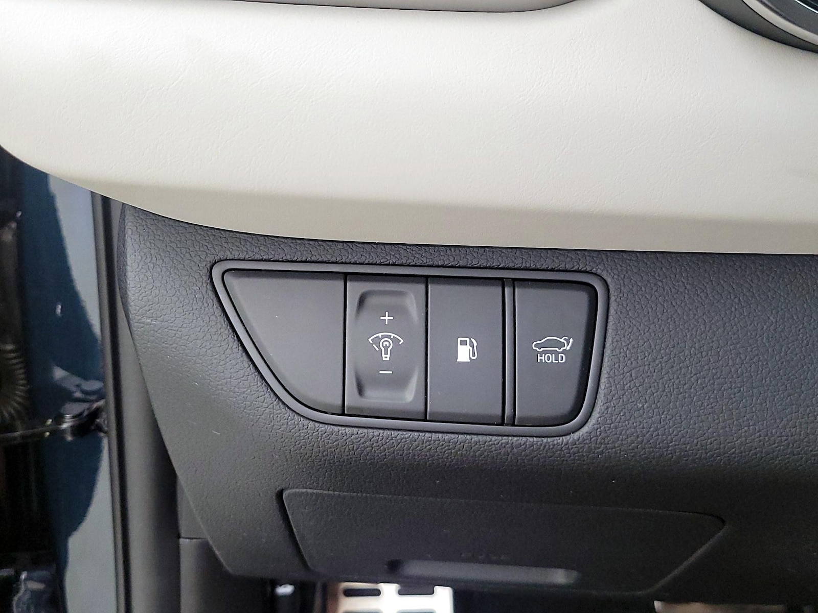 2023 GENESIS G70 Standard - Photo 14
