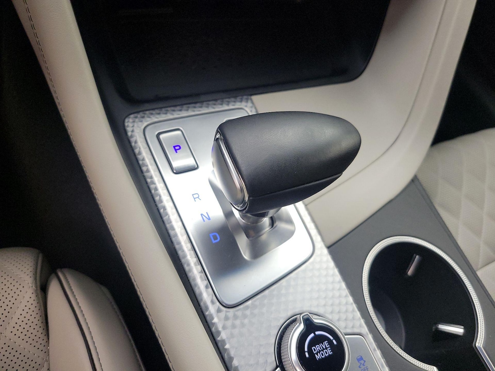 2023 GENESIS G70 Standard - Photo 19