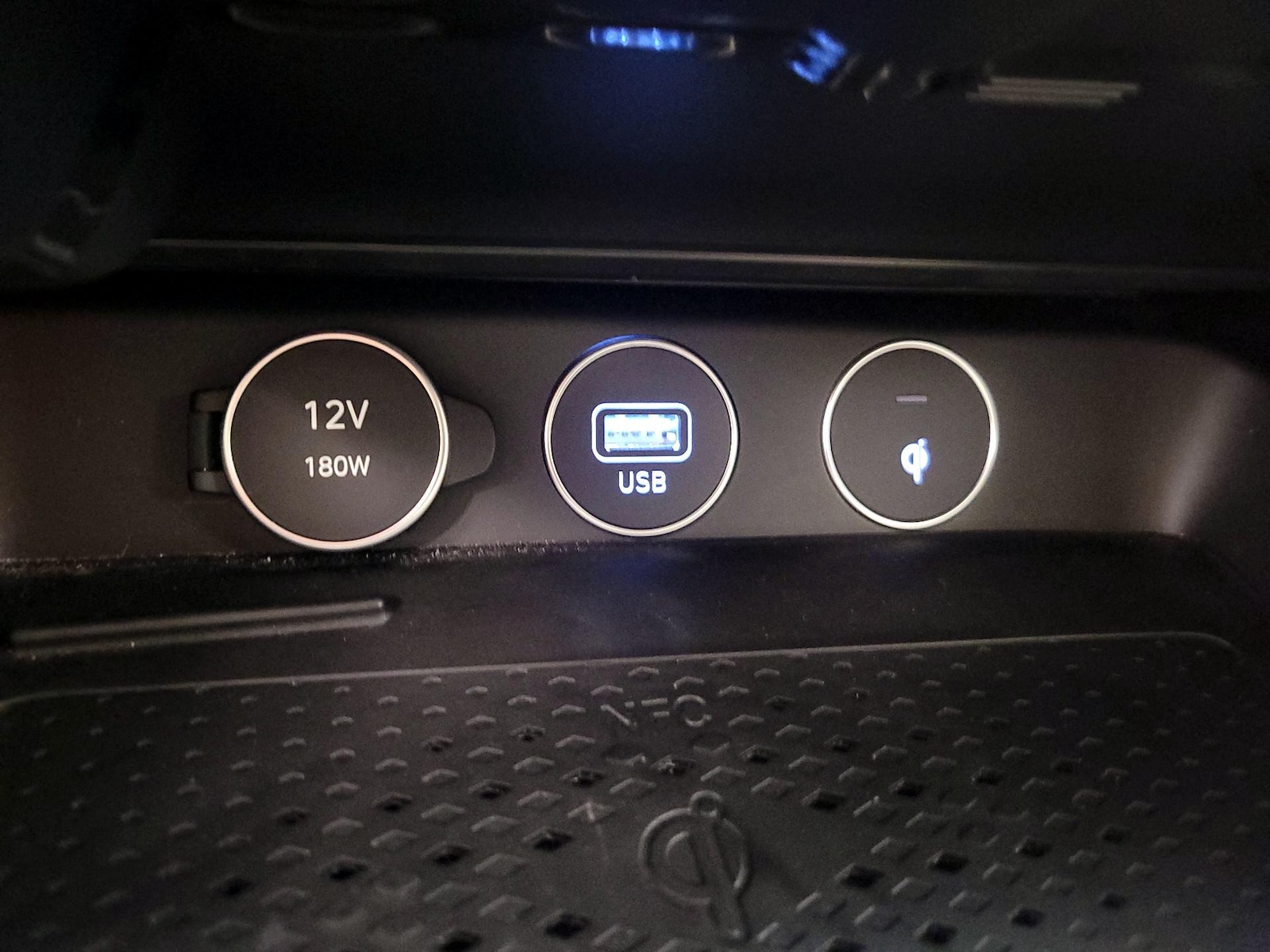 2023 GENESIS G70 Standard - Photo 20